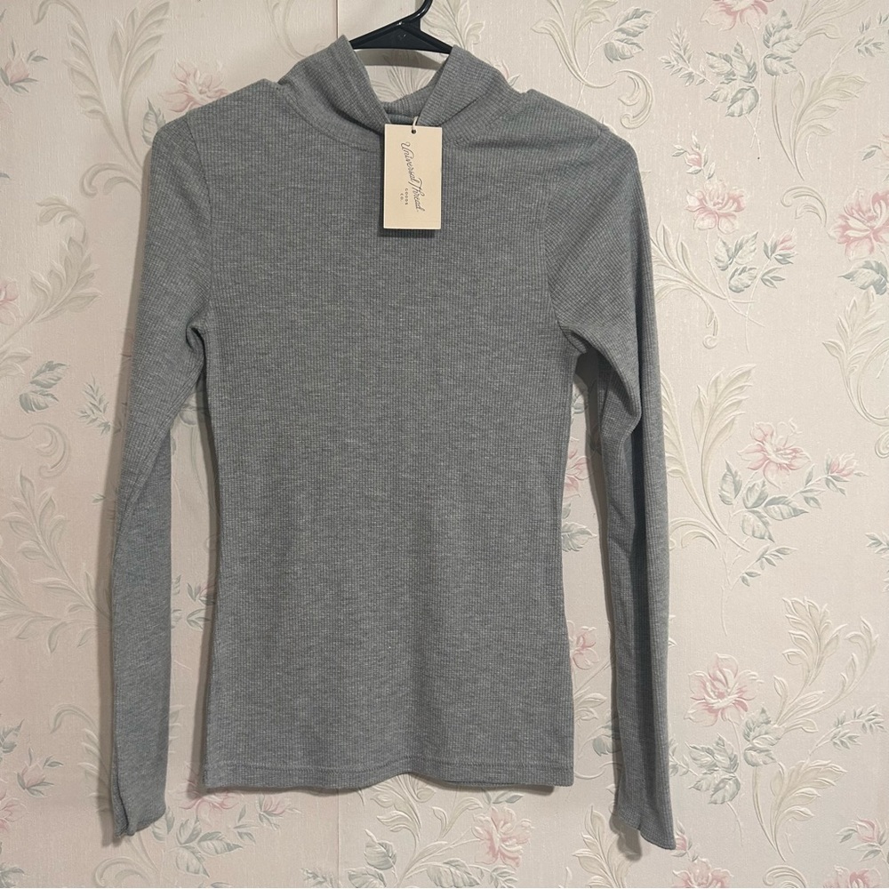 21. Nwt Sweater turtleneck size xs.